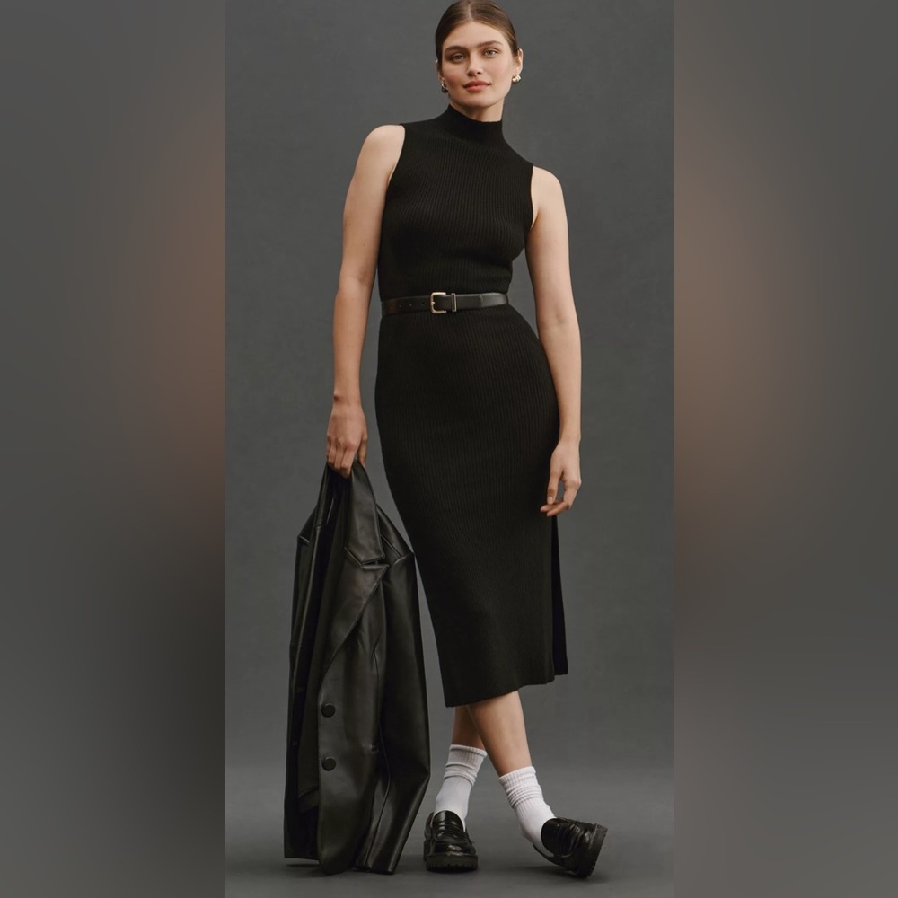 Black Sleeveless Dress